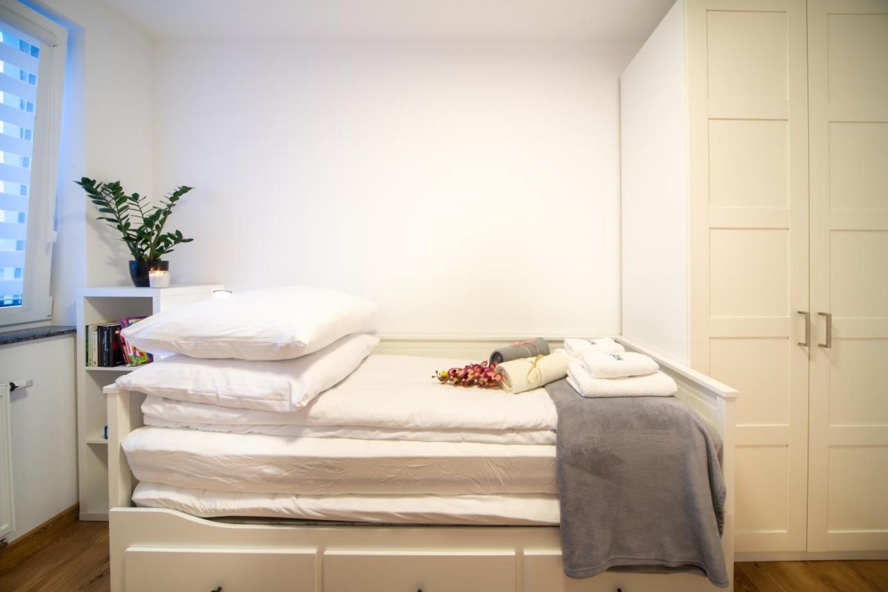 Maya'S Flats & Resorts 49 - Spacious 3 Rooms Apartment In Szafarnia Gdansk Exterior photo