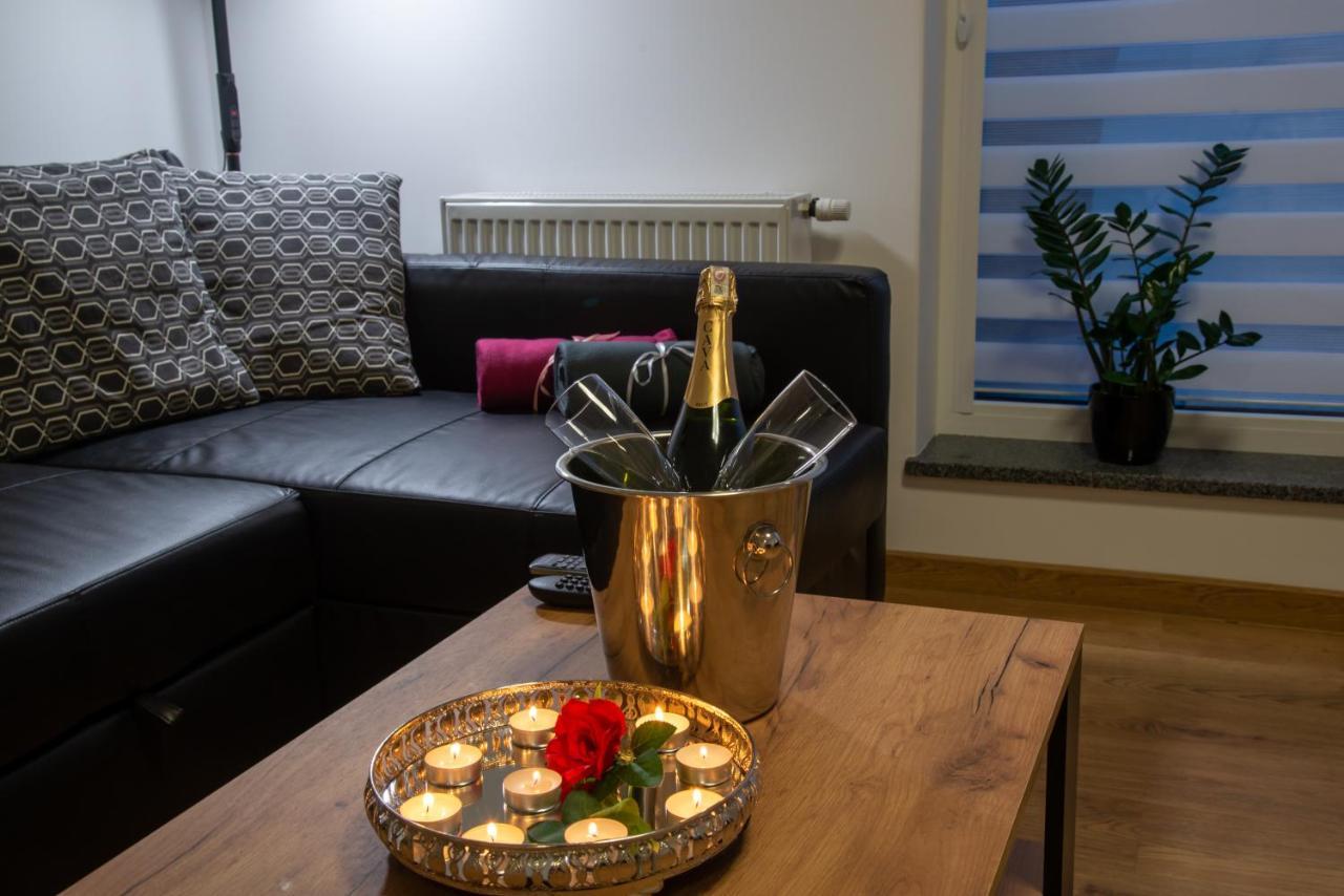 Maya'S Flats & Resorts 49 - Spacious 3 Rooms Apartment In Szafarnia Gdansk Exterior photo