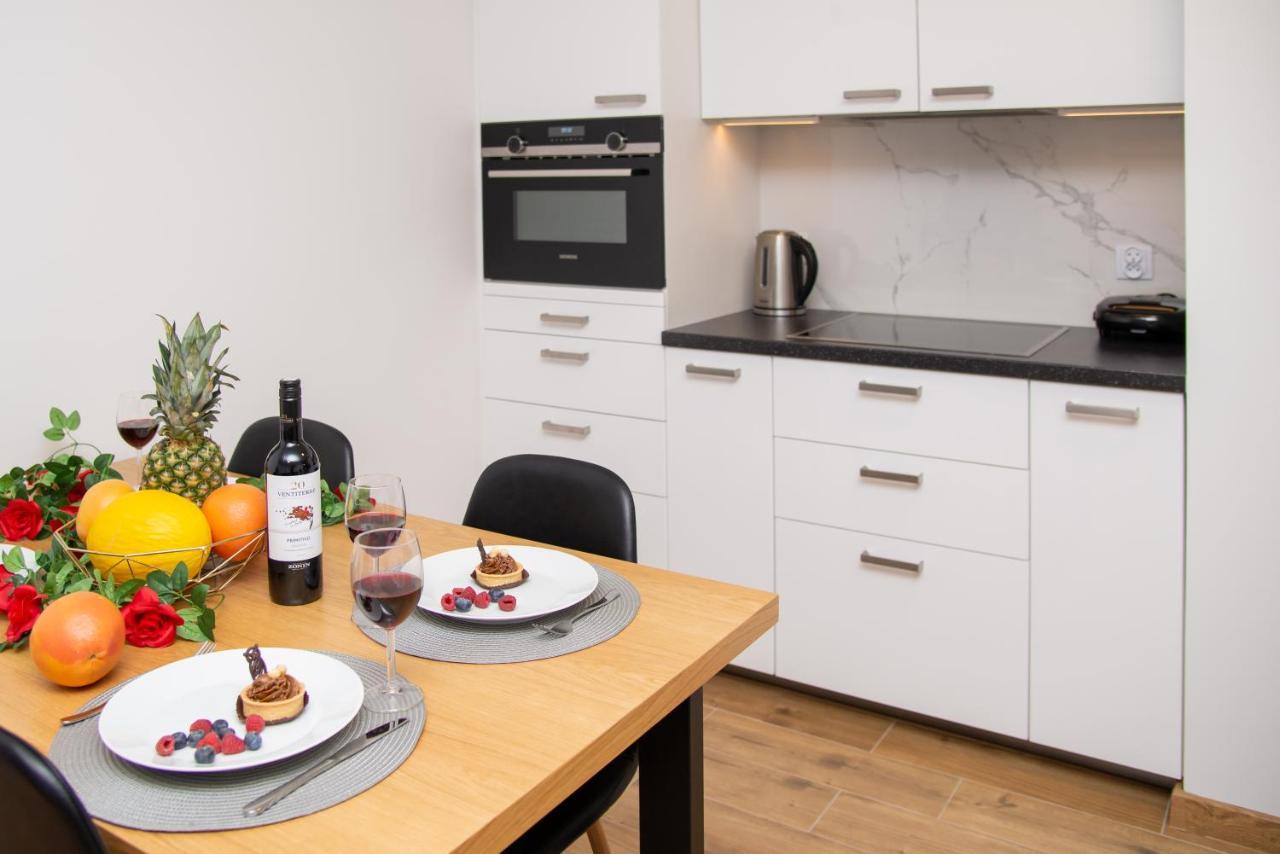Maya'S Flats & Resorts 49 - Spacious 3 Rooms Apartment In Szafarnia Gdansk Exterior photo