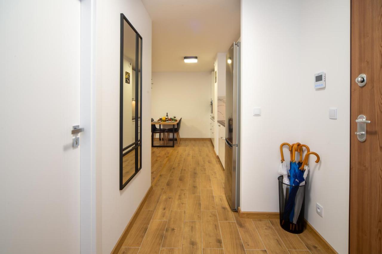 Maya'S Flats & Resorts 49 - Spacious 3 Rooms Apartment In Szafarnia Gdansk Exterior photo